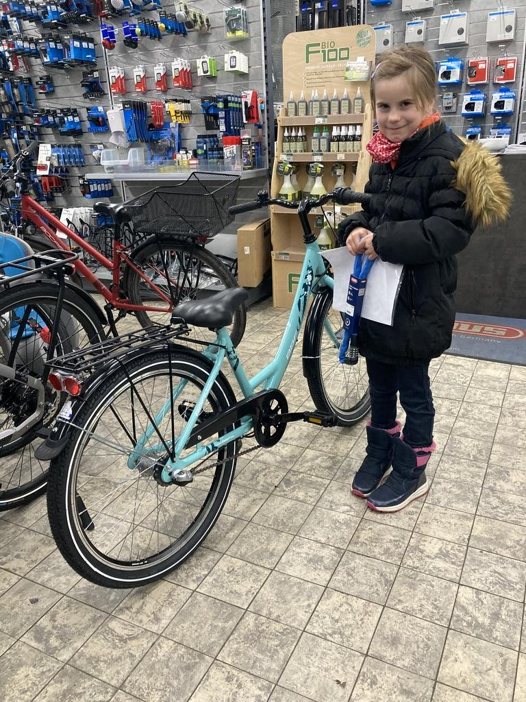 Kind mit Fahrrad